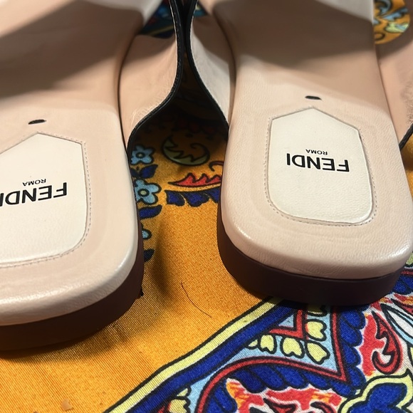 Sandals - Picture 4 of 4